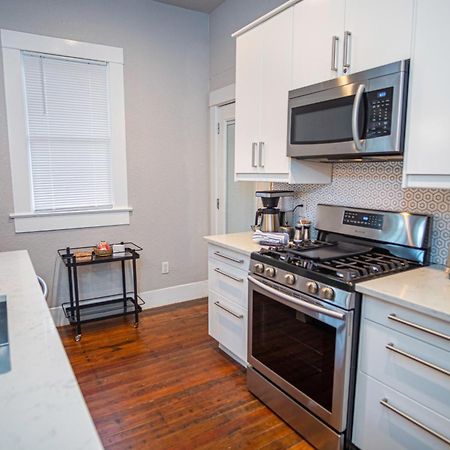 Chic Downtown Farmhouse With Garden And Bbq Grill San Antonio Esterno foto